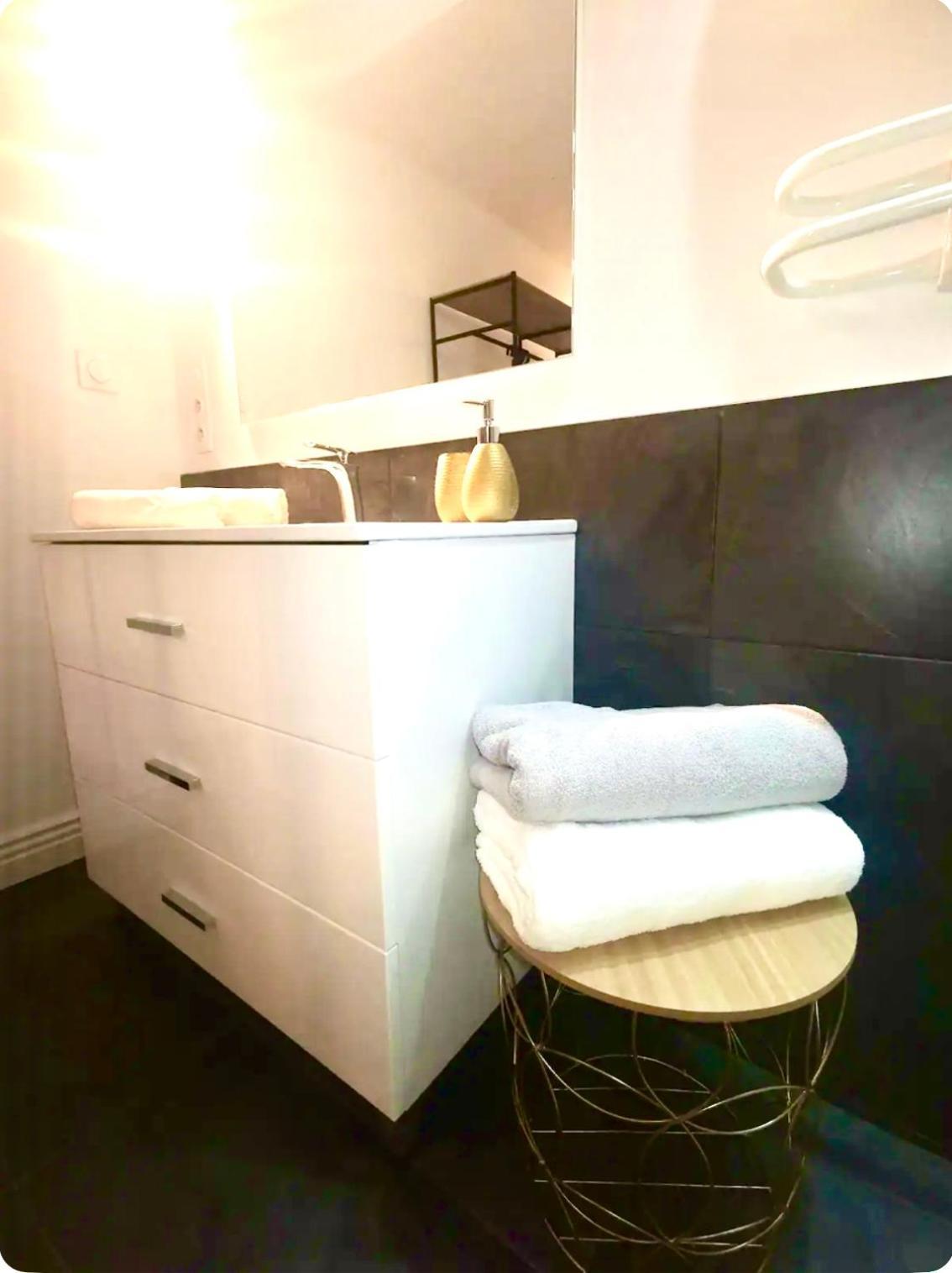 Appart-One Terrasse Jacuzzi Parking 卡尔卡松 外观 照片